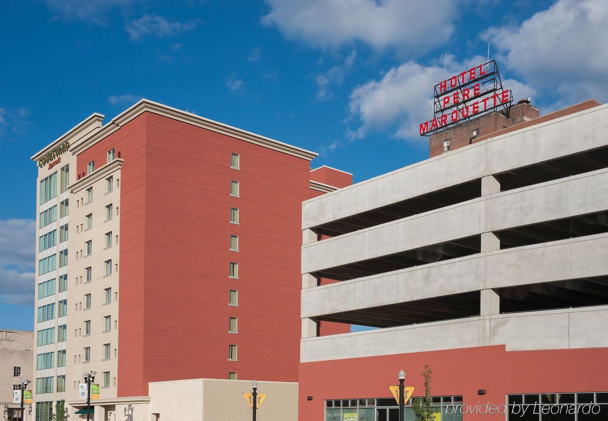 Courtyard Peoria Downtown Hotel Exterior foto